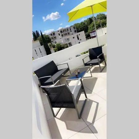 T2 Cocooning, Hospitaux Facultes Terrasse, Parking Prive Apartment
