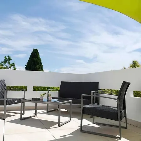 Apartment T2 Cocooning, Hospitaux Facultes Terrasse, Parking Prive